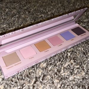 DC Dominique Costmetics Sweater Weather eyeshadow palette